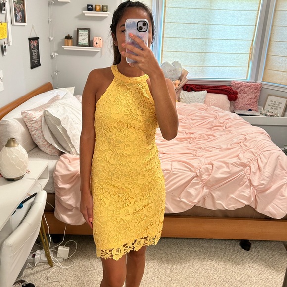 Yellow Laced Lulu’s Bodycon Dress - Picture 4 of 7
